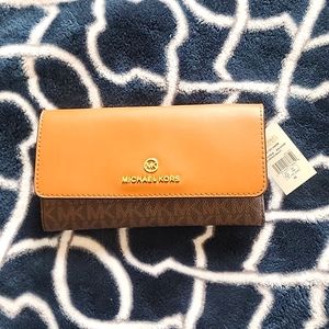 Michael Kors Jet Set Charm Large Trifold Wallet